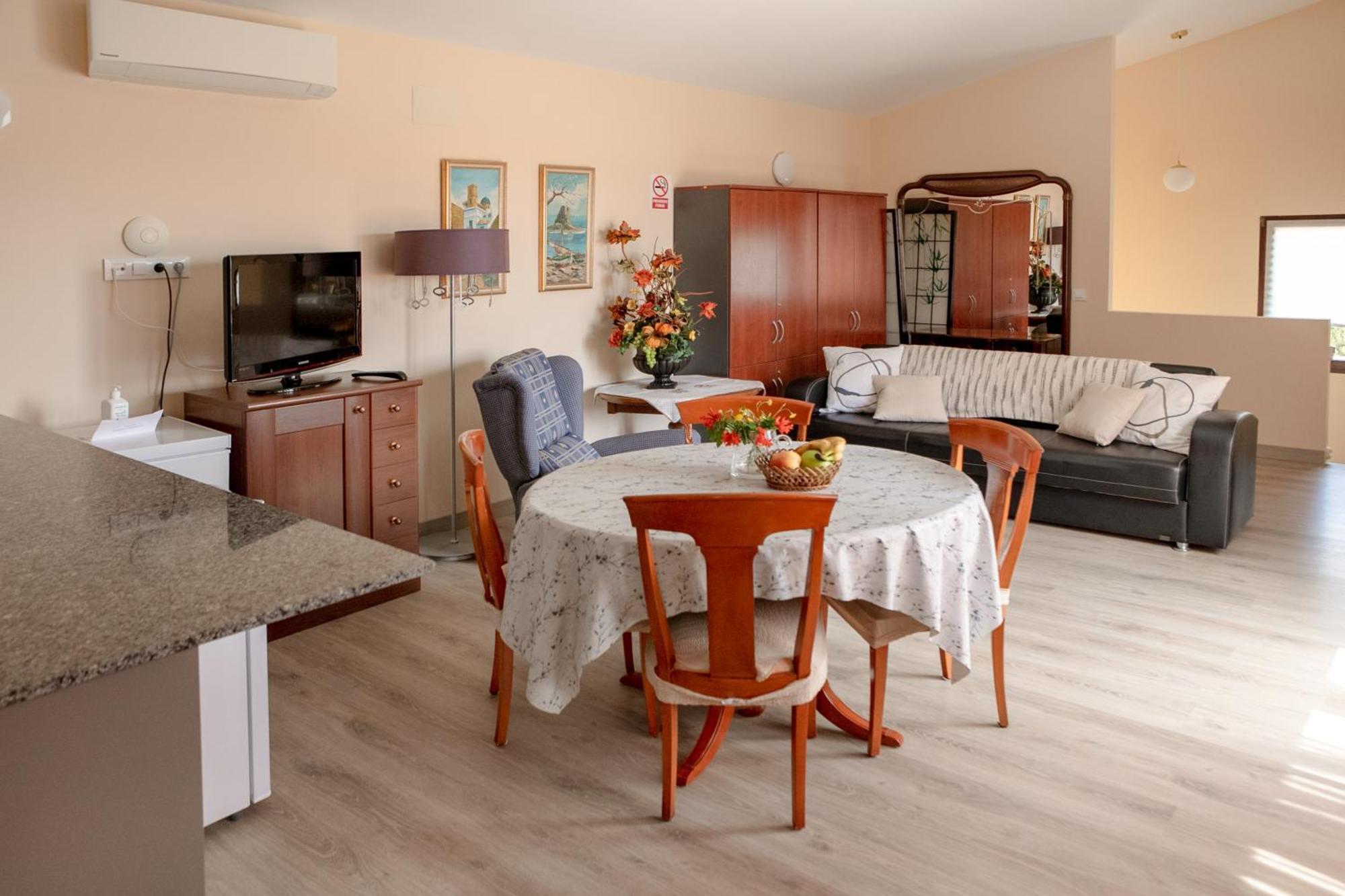 La Amistad Apartamento En Chalet Con Piscina Compartida Κάλπε Εξωτερικό φωτογραφία
